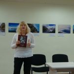 Knygą pristatė Plungės literatų klubo „Vingiorykštė“ pirmininkė, poetė Adelė Daukantaitė