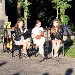 Mergaičių trio atlieka dainą apie Lietuvą
