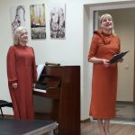 Koncerto vedėja Sonata Kudžmienė ir pianistė Judita Ūksaitė