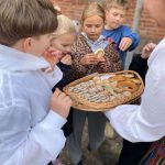 Malūne vaikų laukė vaišės ir įvairios užduotys