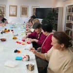 Taip gimsta spalvingi darbeliai