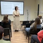 Viešnia atsakinėjo į dalyvių klausimus