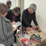 Viešoji biblioteka padovanojo knygų Nakvynės namų gyventojams